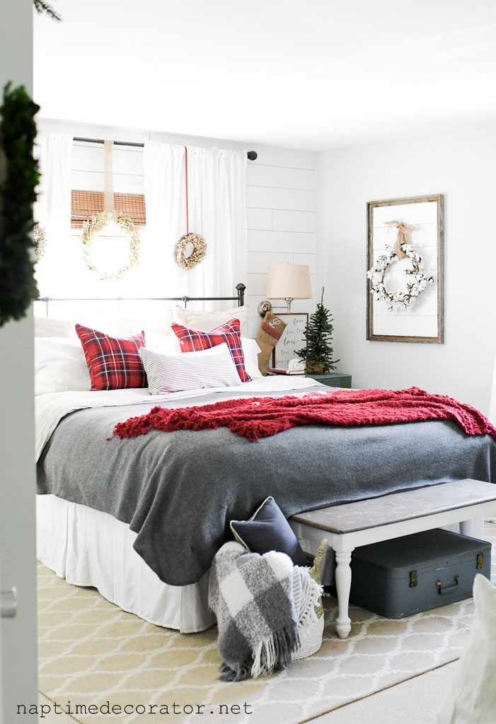 A Cozy Christmas Bedroom